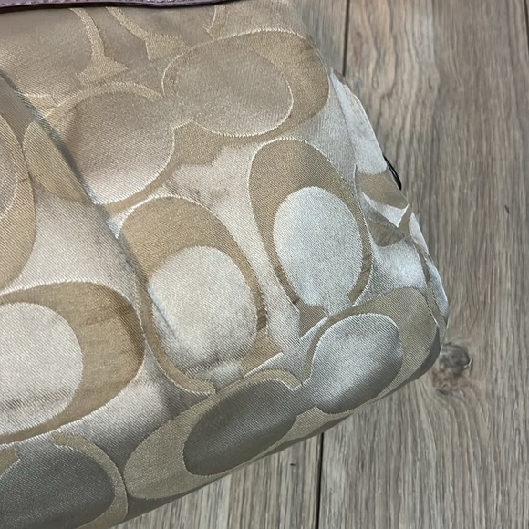 Coach Signatue Lexi Satchel - Picture 5 of 15